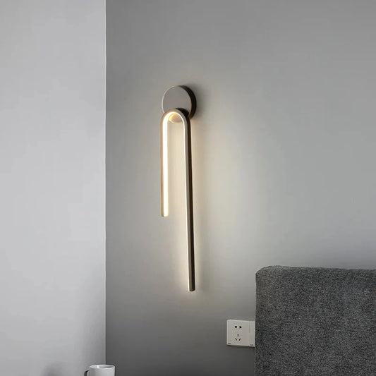 Luminaire mural LED au design epure et moderne.