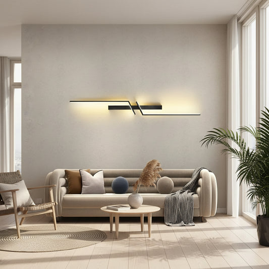 Applique murale LED LineaLux installée dans un salon moderne.