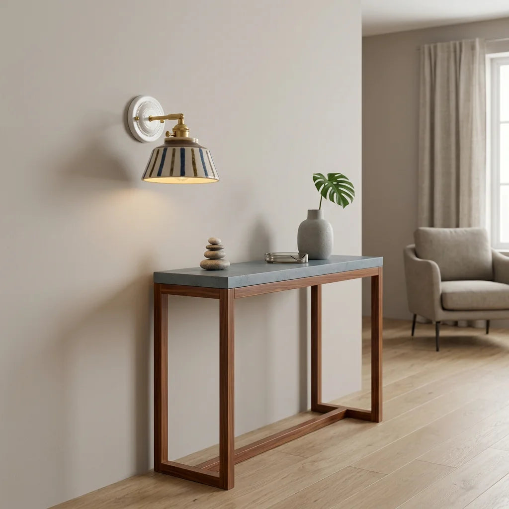 Applique Murale Soline au-dessus d'une console salon