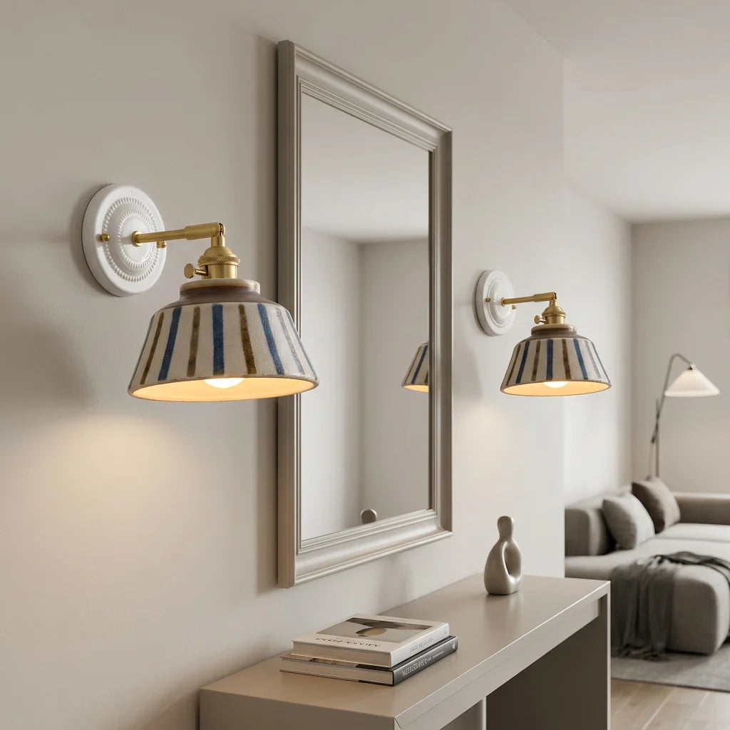 Applique Murale Soline en paire de chaque cote d'un miroir salon