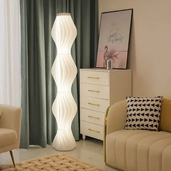 Lampadaire vertical ideal pour creer une ambiance chaleureuse