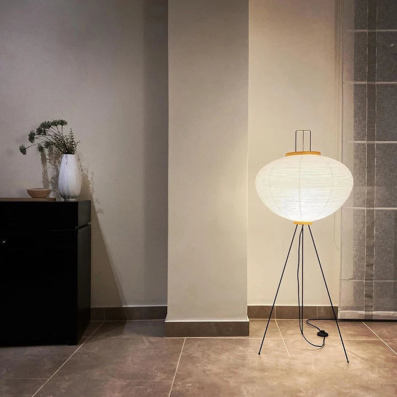 Lampadaire decoratif a linspiration zen avec lignes epurees