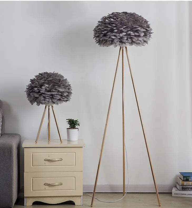Lampadaire blanc ideal pour une chambre ou un coin lecture