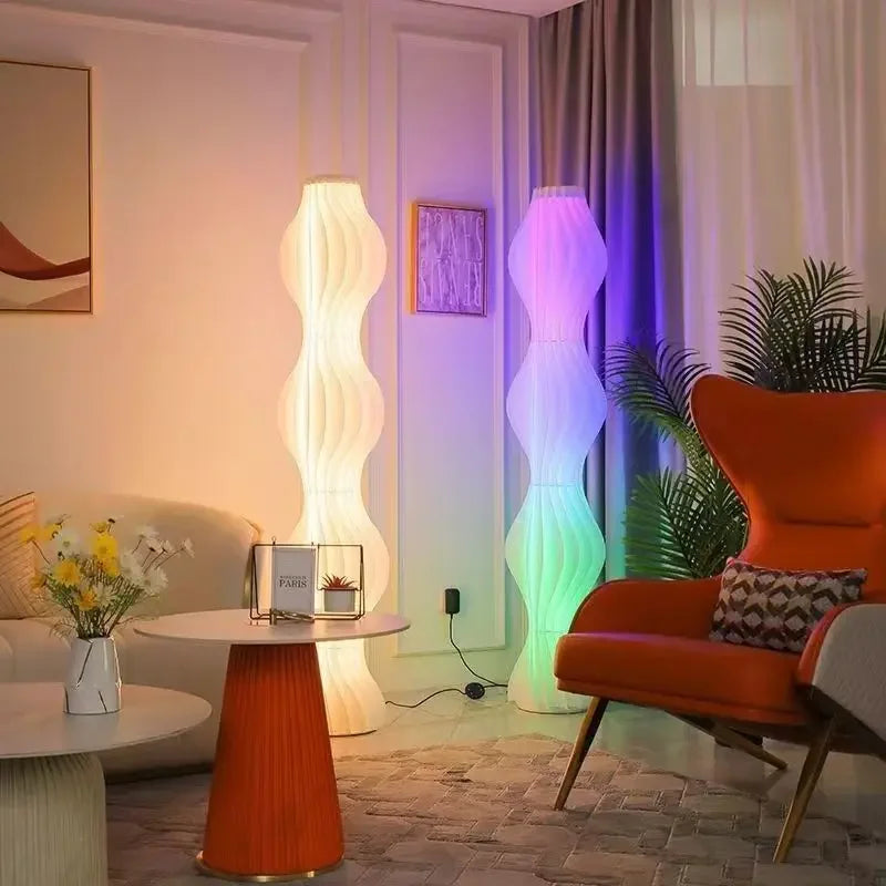 Lampadaire moderne offrant un eclairage dimmable et confortable