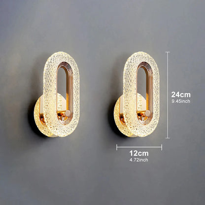 Luminaire CristalLoop avec diffuseur lumineux texturé.