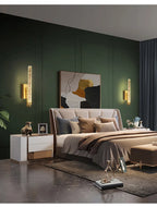 Luminaire vertical moderne ideal pour salon ou couloir.