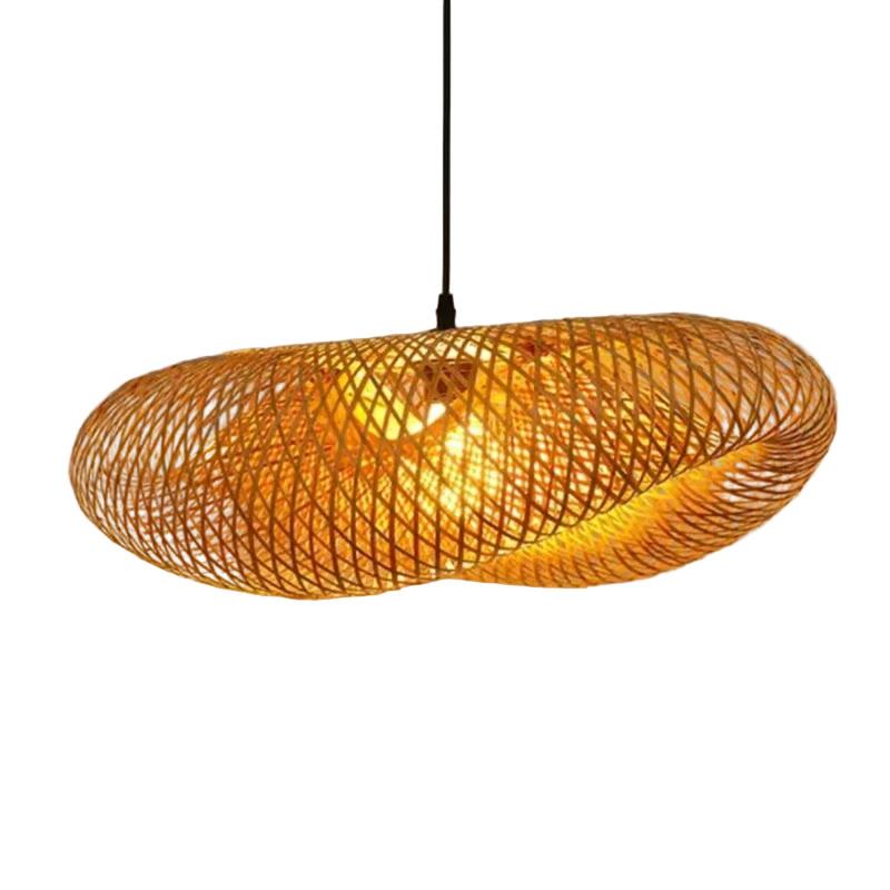 Lustre en bambou tresse artisanale diffuse lumiere chaleureuse.