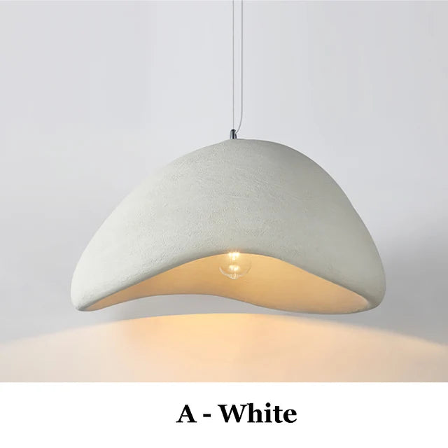 Luminaire suspendu inspire de lesthetique naturelle et artisanale