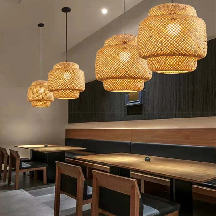 Lustre en rotin diffuseur de lumiere douce avec structure suspendue