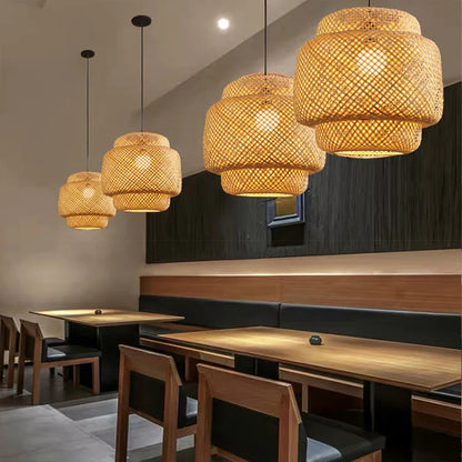 Lustre en rotin diffuseur de lumiere douce avec structure suspendue