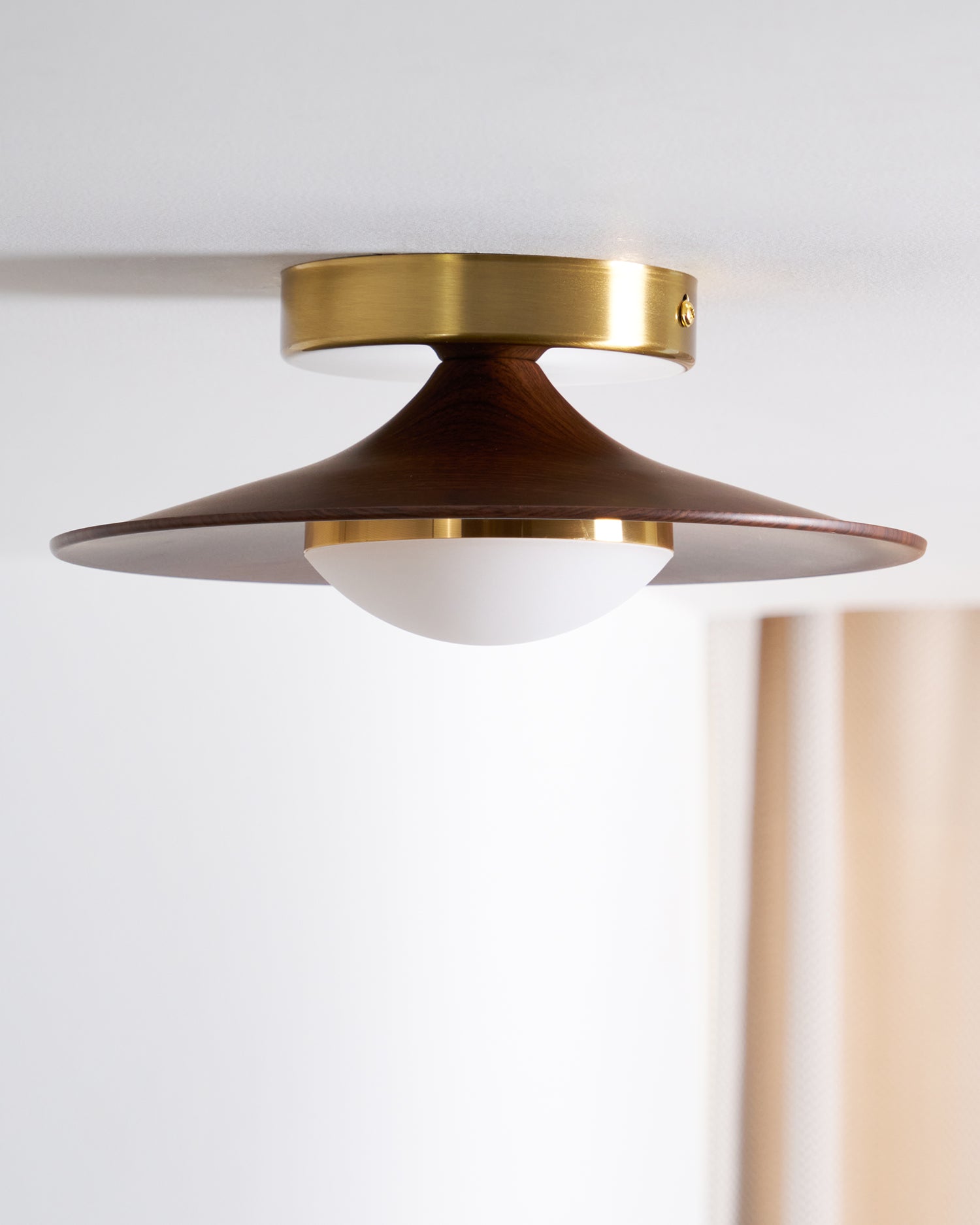 Plafonnier LED Bois & Or – Design Japonais Compact, Olav