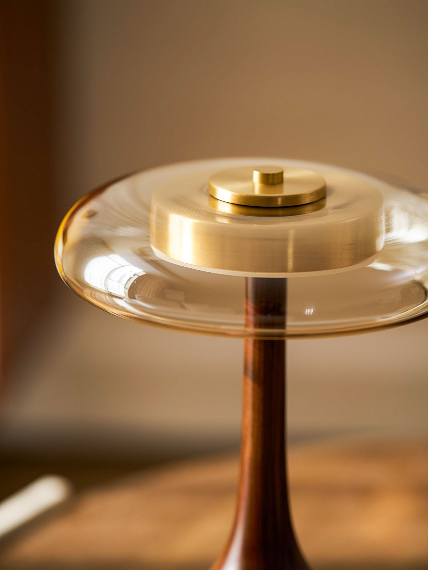 Lampe de Table Verre & Bois – Design Luxe Dimmable, Andi