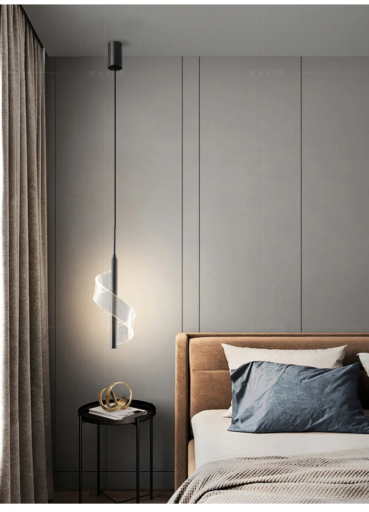 Suspension argent noir moderne créant une ambiance élégante.