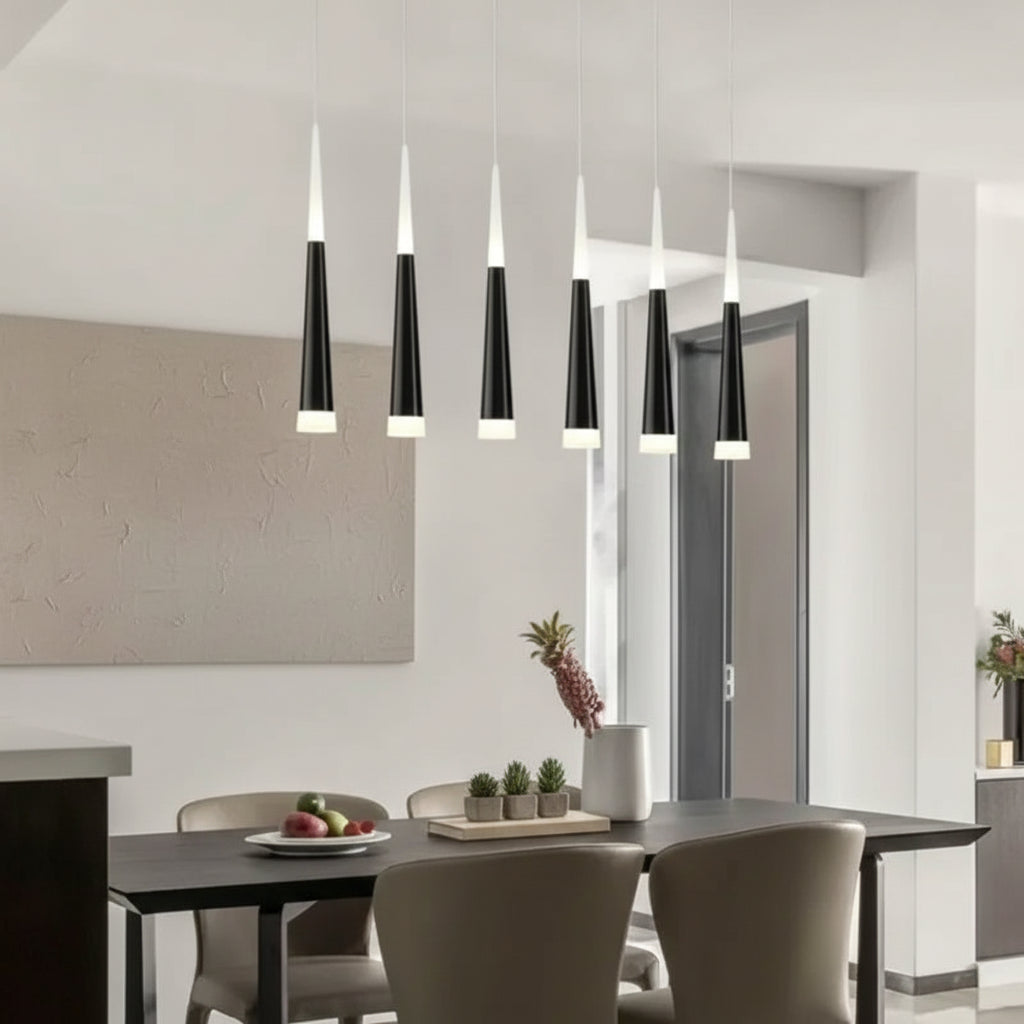 Suspension moderne conique pour ambiance chaleureuse.
