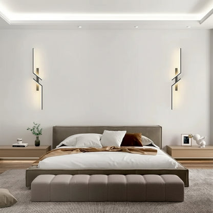 Version noire de l’applique murale LED LineaLux.