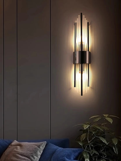 Effet lumineux doux diffusé par une applique LED en cristal.