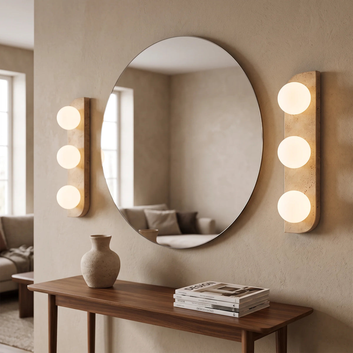 Paire d'appliques Travalia encadrant un miroir