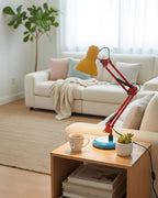 Lampe de Table Flexo Memphis, vue d'ambiance étagère