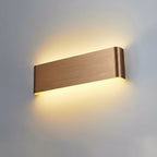 Détail de la finition aluminium de l’applique LED LumaBar.