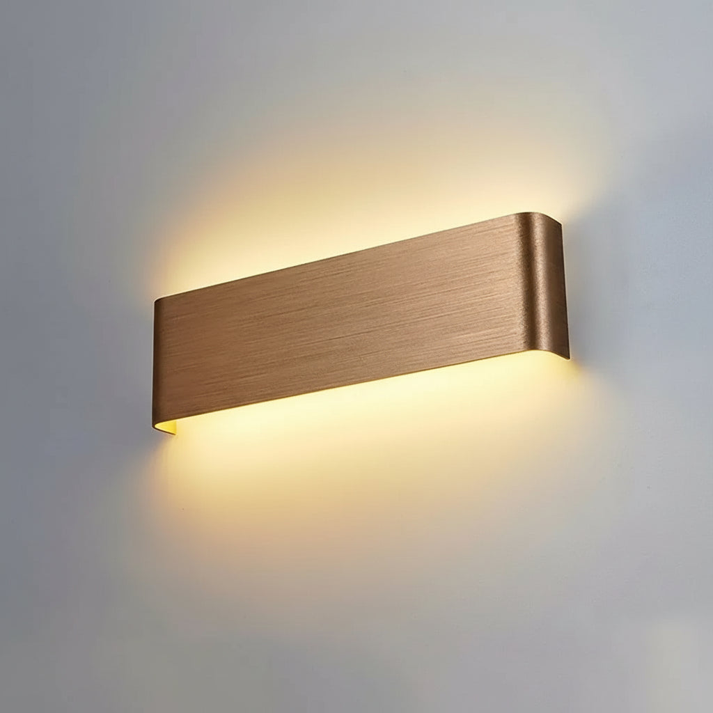 Détail de la finition aluminium de l’applique LED LumaBar.