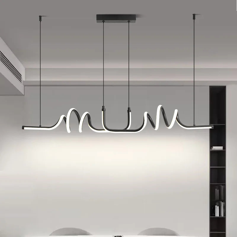 Suspension LED ondulée avec hauteur réglable en cordon.