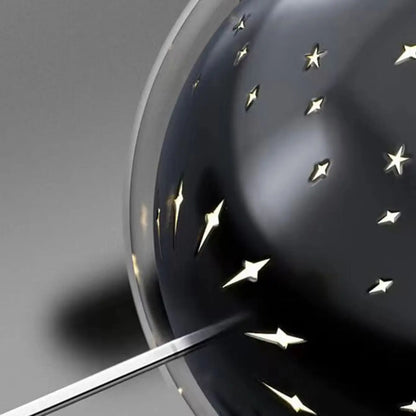 Détail de l’acrylique transparent de la suspension lune moderne.